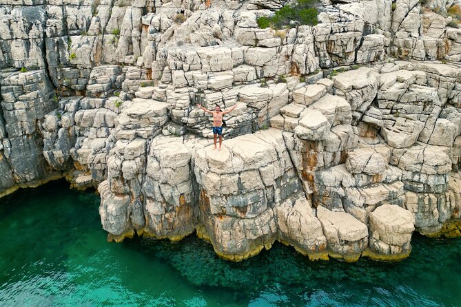 Half-day Speedboat Tour: Explore Hidden Gems of Hvar Island - What the skipper adds to the day