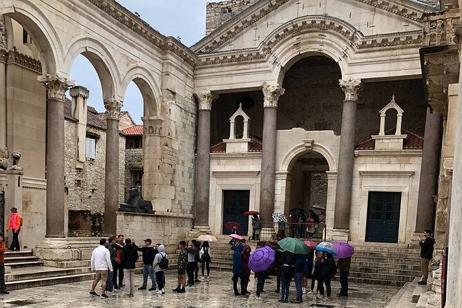 History Split Walking Tour in French -Small group - Fruit’s Square, Venetian power, and Croatian literature