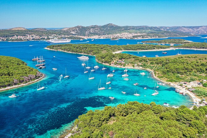 HVAR & 4 Islands PRIVATE BOAT TOUR - Blue Lagoon and Krknjasi Bay: your first swim