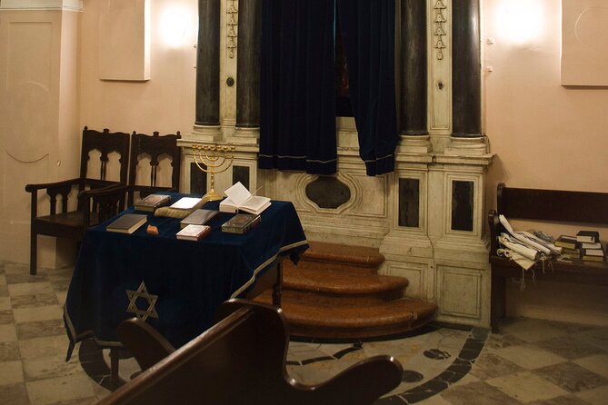 Jewish Heritage & Diocletian's Palace Private Split Tour - Walking through the Jewish quarter to the synagogue