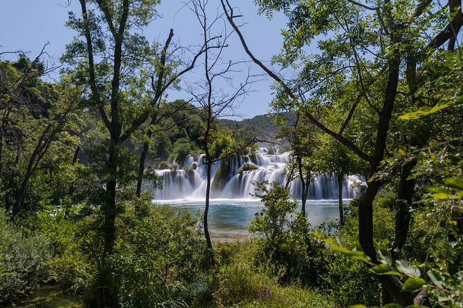 Krka Waterfalls with 30min river cruise from Split or Kaštela - The 30-minute cruise and the move toward Skradin