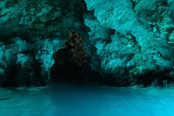 Luxury Blue Cave & 5 Islands Tour from Split - Vis and the brief hidden-cave stop