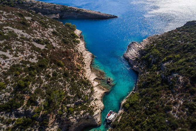 Luxury Blue Cave & 5 Islands Tour from Split - Lunch and free time around the Pakleni Islands