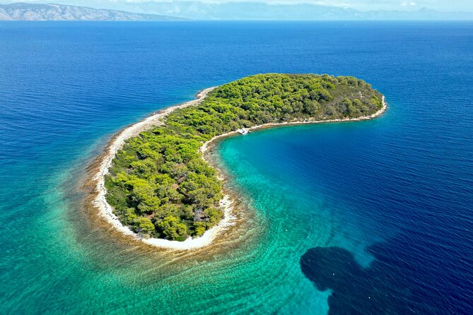 Makarska: 3-Island Speedboat Tour with Cave and Blue Lagoon - From Makarska marina to Pokrivenik’s blue cave