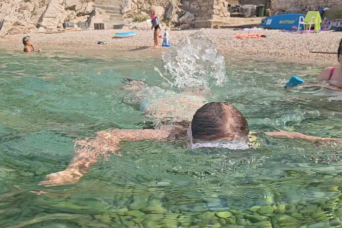 Makarska: 3 Island Speedboat Tour with Little Blue Cave & Lagoon - Why the small boat matters