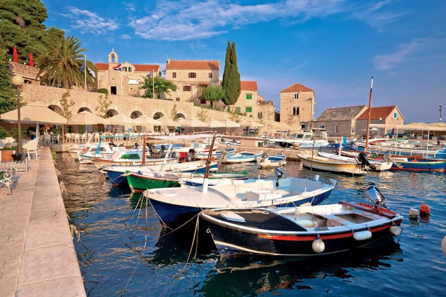 Makarska: Golden Horn, Bol, Hvar & Paklinski Islands Tour - Zlatni Rat, the Adriatic’s changing beach