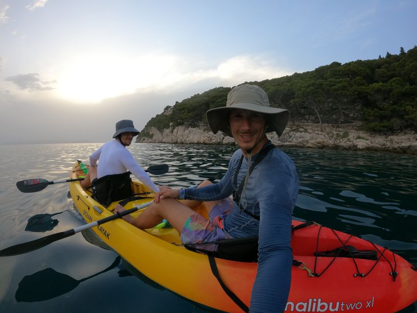 Makarska: Guided Sea Kayaking Tour with Snorkeling Stop - Key points at a glance