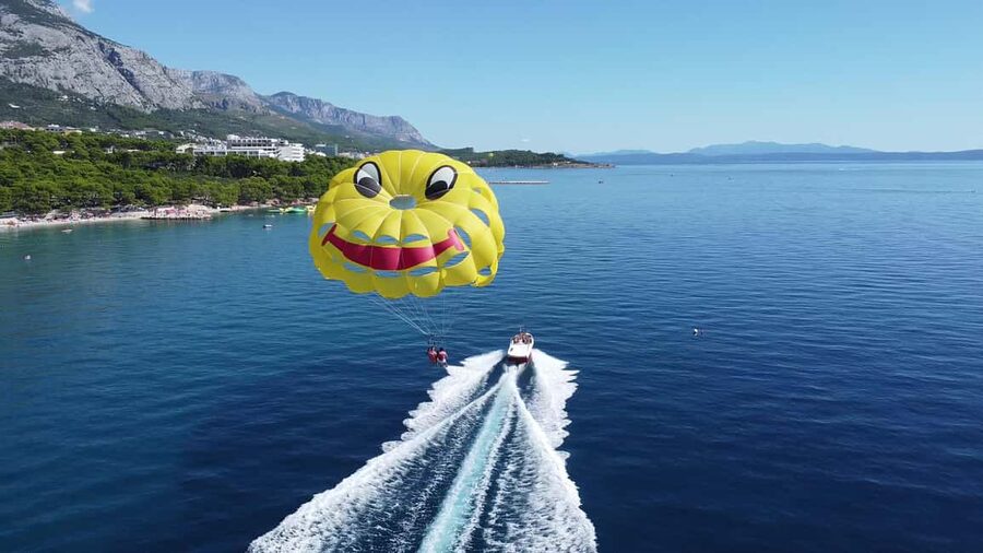 Makarska: Parasailing Experience - MPL Nautika - The launch and the first few seconds aloft