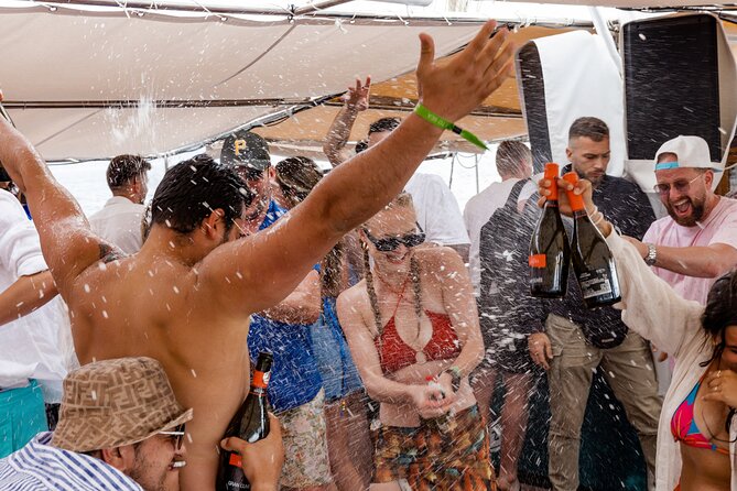 Out to Sea Split Boat Party w/ Blue Lagoon Swim, Dj & Afterparty - A 2 p.m. start on Split’s Adriatic