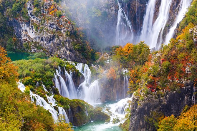 Plitvice Lakes Guided tour with Entrance ticket included - Four hours among the lakes and waterfalls