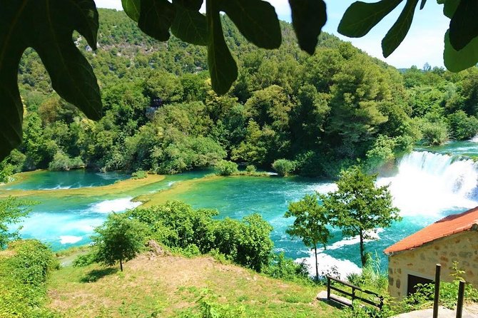 Plitvice Lakes National Park Day Trip from Omiš - What the guide adds to the park visit
