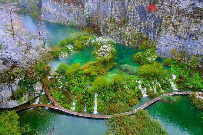 Plitvice Lakes Small Group Tour Ecco from Split or Trogir - Walking the wooden paths at Plitvice Lakes