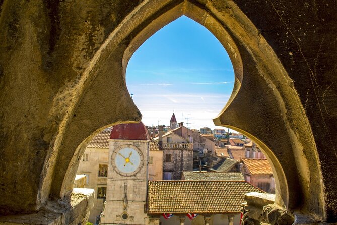 Private Arrival Transfer: Split Airport to Split, Trogir, Makarska,Tucepi and Baska Voda Hotels - Meeting your driver inside Split Airport