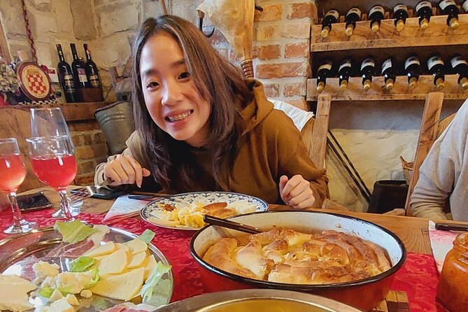 Private Authentic Local Food At Family Home Experince - What the private format changes