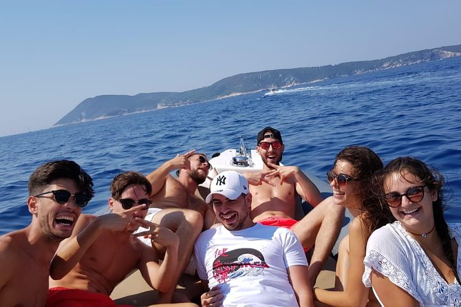 Private Blue Cave and Hvar - 5 Islands Tour - Stiniva Cove and the crowd question