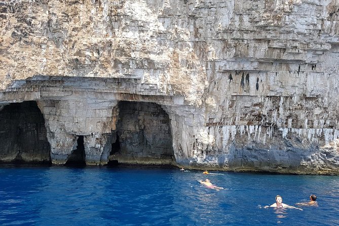 Private Blue Cave and Hvar - 5 Islands Tour - The skipper makes the difference