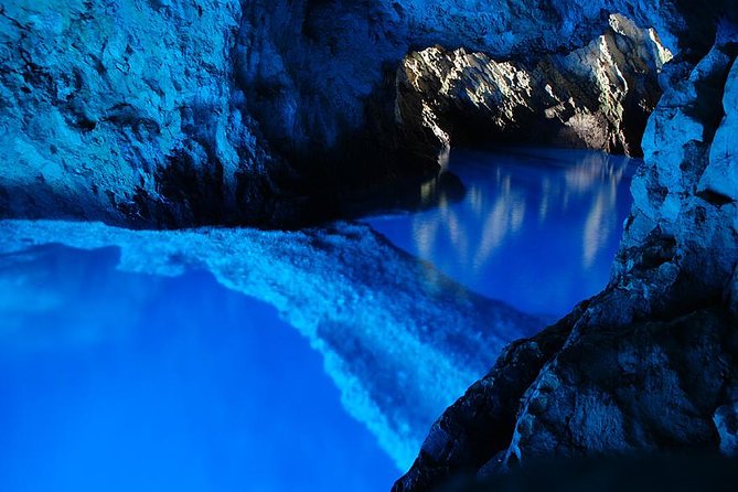 Private Blue Cave and Hvar - 5 Islands Tour - Biševo and the famous blue glow
