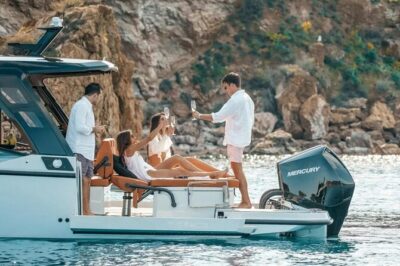 Private Boat Tour by local expert – Create Your Itinerary