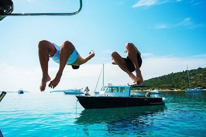 Private boat tour for small groups to Blue Lagoon and Solta Island - Nečujam Bay and the old shipwreck
