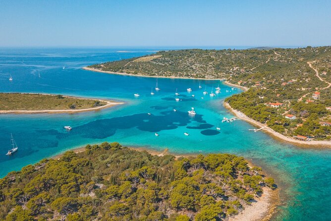Private Boat tour to the Blue Lagoon & Solta - Swim, Snorkel, Tan and Relax! - Key points at a glance