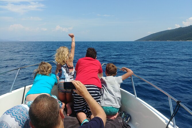 Private Boat tour to the Blue Lagoon & Solta - Swim, Snorkel, Tan and Relax! - Blue Lagoon and Krknjasi Bay: your first swim