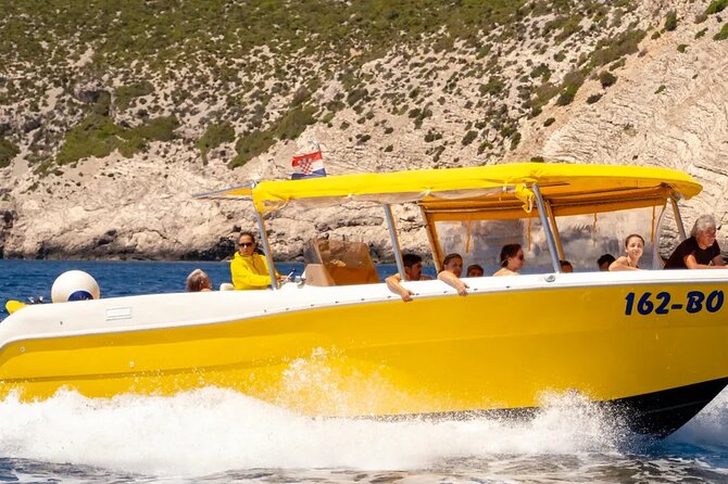 Private boat transfer Split - Bol - A fast sea crossing from Split to Bol