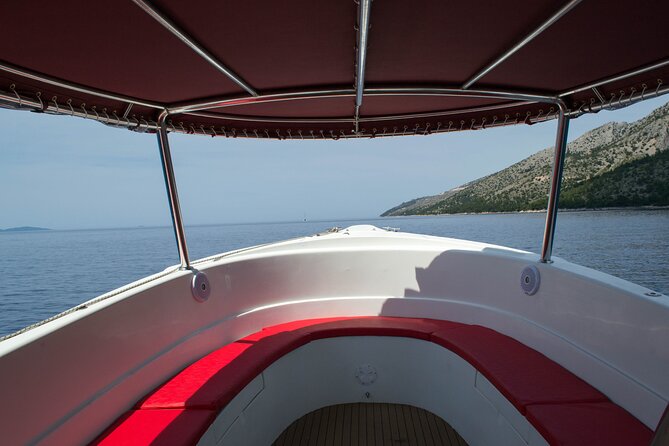 Private boat transfer Split/ Split airport - Hvar - Why the private format matters