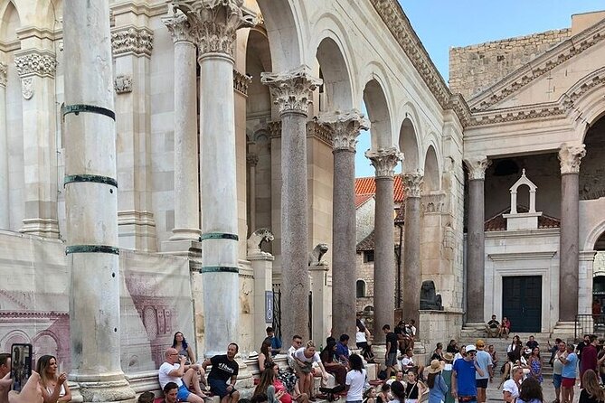 Private History Split Walking Tour in Italian - Small group - Fruit’s Square and Venetian Split