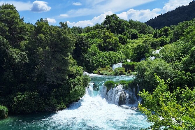 Private Krka Waterfalls Day Trip from Split including Wine Tasting & Lunch - Lunch and wine in Plastovo