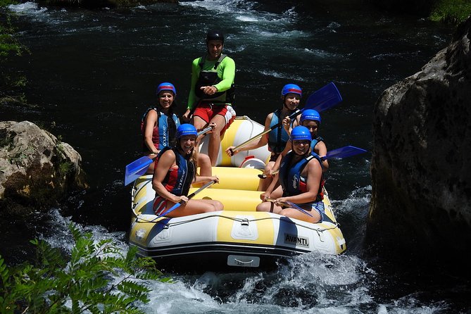 Private rafting on Cetina river with caving & cliff jumping,free photos & videos - Waterfall showers and a break for fruit
