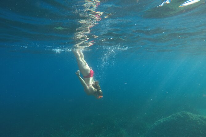 Private Sea Kayaking & Snorkeling Tour in Split - Cliff jumping with room to choose