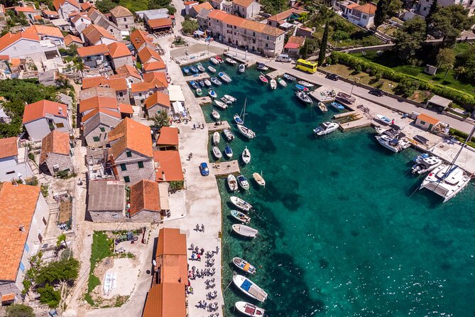 Private speedboat custome-made tour / from Trogir and Split - Boat comfort, equipment, and safety