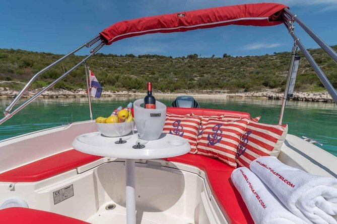 Private speedboat tour to Blue cave, Vis and Hvar - Blue Cave: the day’s visual centerpiece