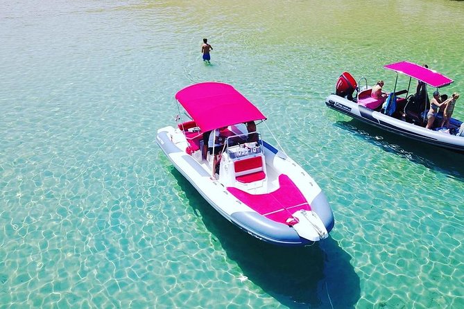 Private speedboat tour to Blue cave, Vis and Hvar - Stiniva Bay is made for a swim