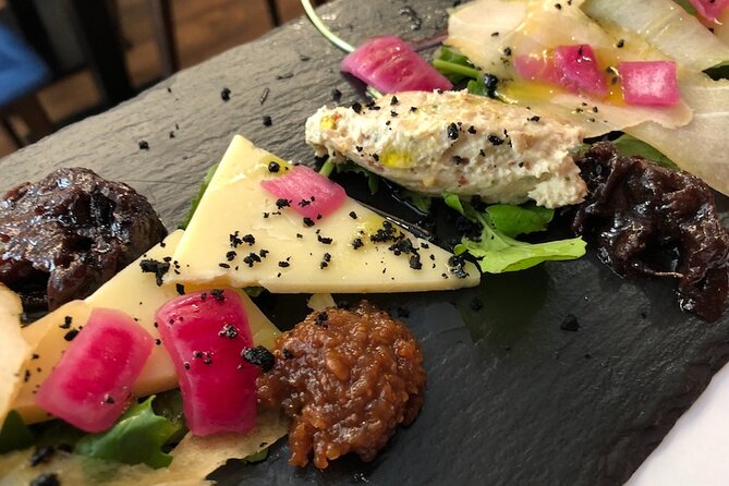 Private Split Tour & Local Bites & Seafood Extravaganza & Pickup - Diocletian’s Cellars and the old palace