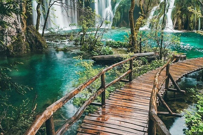 Private Transfer from Split Area to Plitvice Lakes - Who should book this transfer?