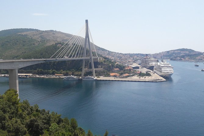 Private transfer from Split to Dubrovnik with side-trip to Ston - The ride to Dubrovnik, with local context along the way