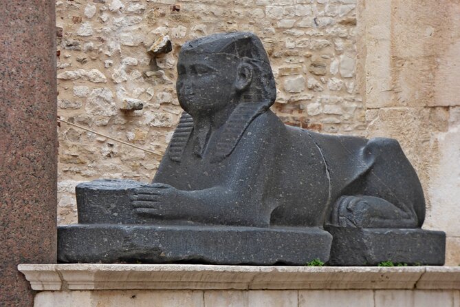 Private Walking Tour in Split Old Town (ENG, FRA, ITA, ESP) - A private guide and a practical pace