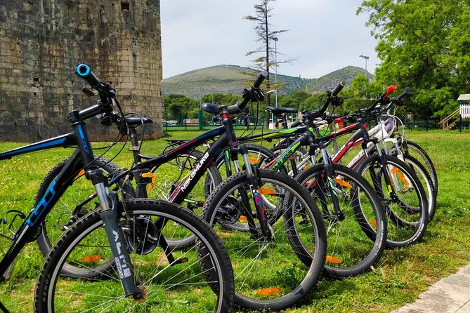 Rent a bike in Trogir - Starting at Trg Svetog Jakova in Trogir