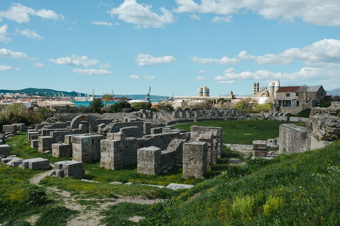 Salona & Amphitheater - Private guided tour - Admission incl. - Tusculum and Don Frane Bulić