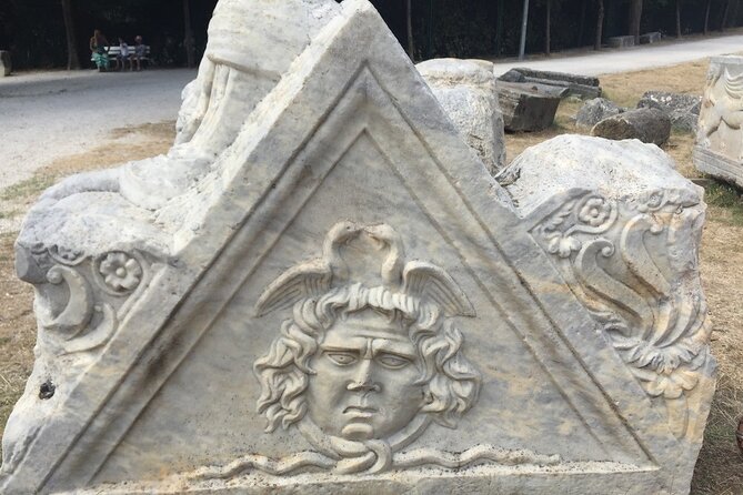 Salona & Amphitheater - Private guided tour - Admission incl. - Porta Caesarea and the old road into Salona