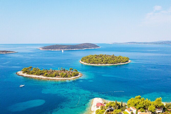 Speedboat Blue Lagoon & 3 Islands tour from Trogir - A short look at ordinary island life on Drvenik Veli
