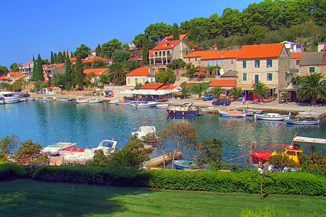 Speedboat Blue Lagoon & 3 Islands tour from Trogir - Maslinica on Šolta, your lunch and walking break