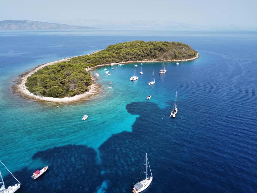 Speedboat to 3 islands: Hvar, Brač, Zečevo with watersports - Zlatni Rat: Brač’s famous beach and clear water