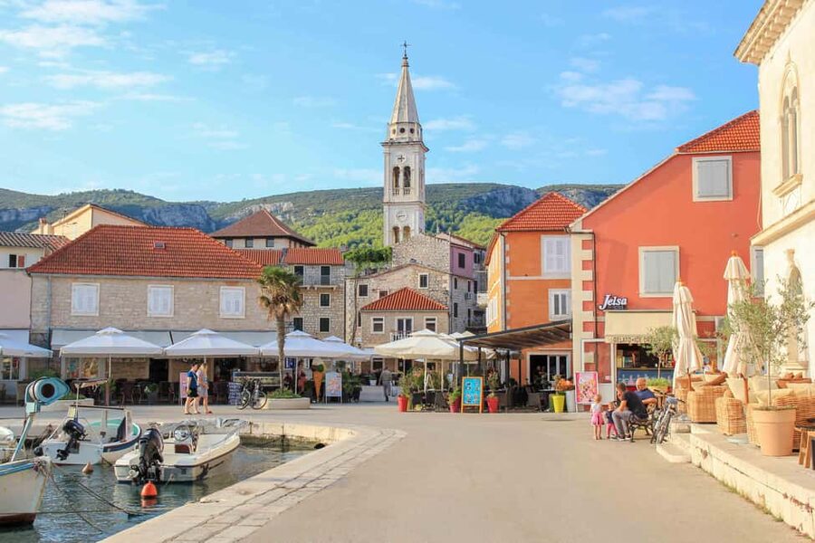 Speedboat to 3 islands: Hvar, Brač, Zečevo with watersports - Zečevo: the quiet stop with the most activity