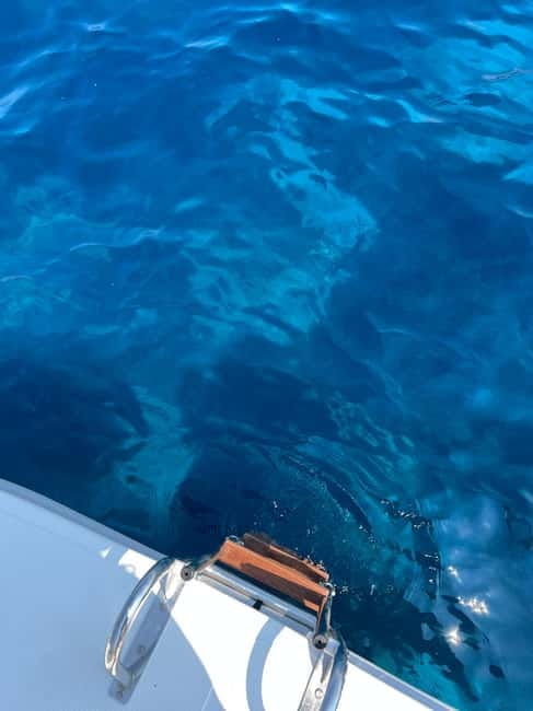 Split: 5 Islands Full-Day Tour to Blue Cave, Vis & Hvar - Hvar Town gives you two hours on land