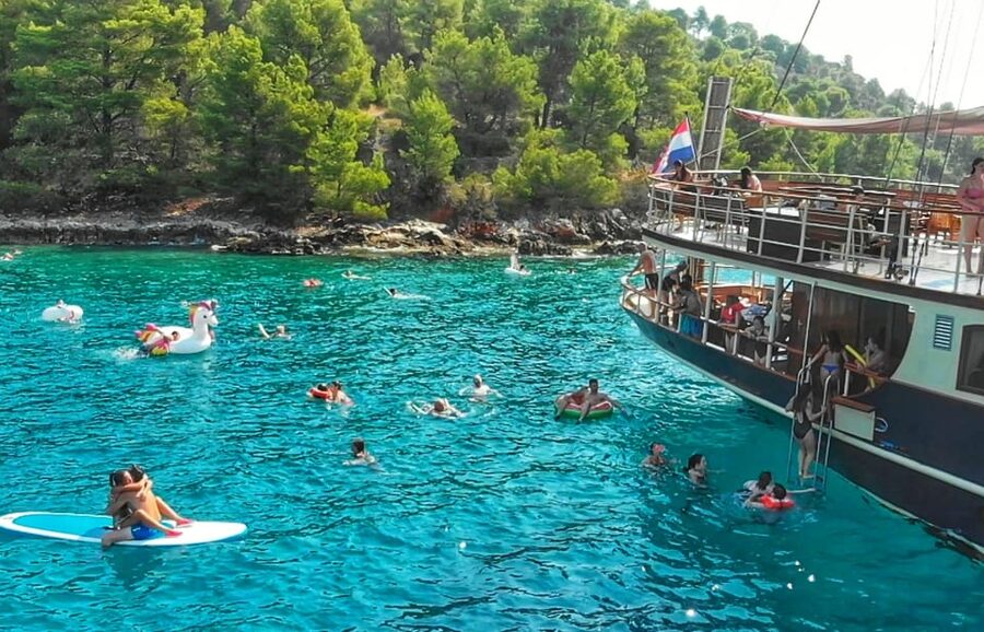 Split: All inclusive Brač & Šolta Island Swimming Cruise - What the Boat Day Feels Like