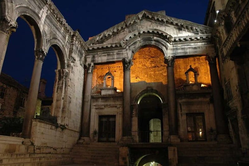 Split and Salona Cultural Heritage Day Tour from Trogir - Reaching Split from the Trogir area
