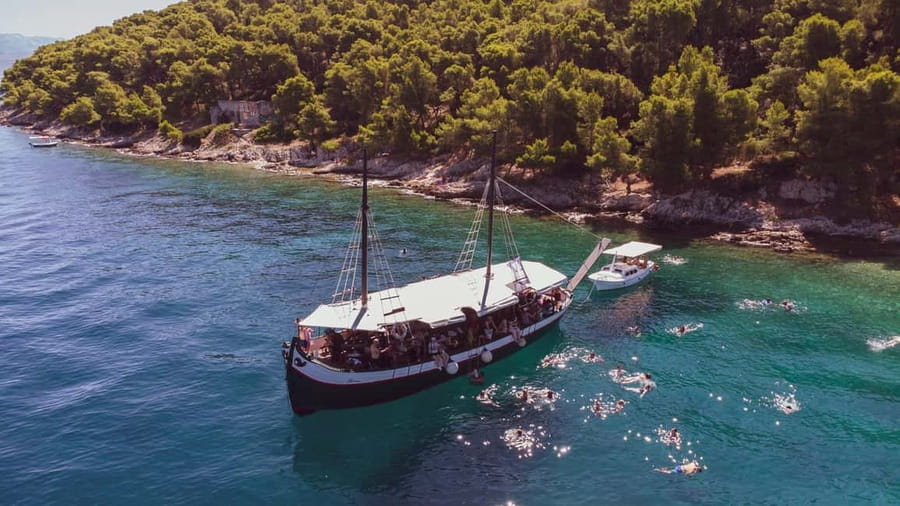 Split: Blue Lagoon & 3 Islands Tour with Lunch & Hidden Bay - Lunch at Borko Beach on Čiovo