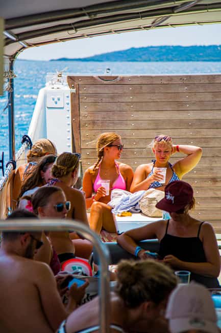 Split: Blue Lagoon, 3Islands, Boat Trip, Mediterranean lunch - Šolta and the sunken pirate ship at Nečujam Bay